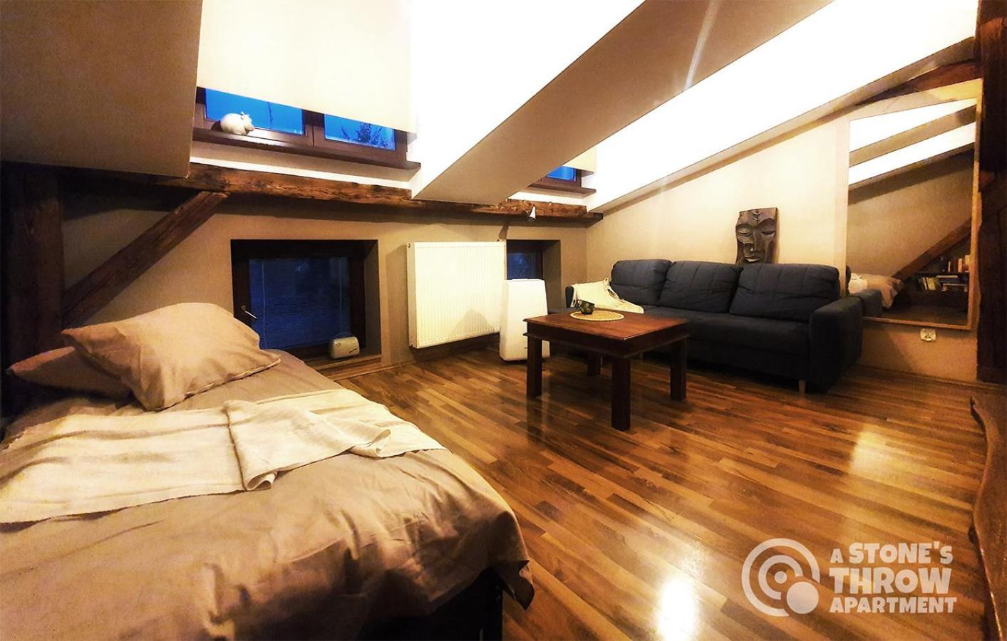 A Stone'S Throw Apartment Krakkó Kültér fotó