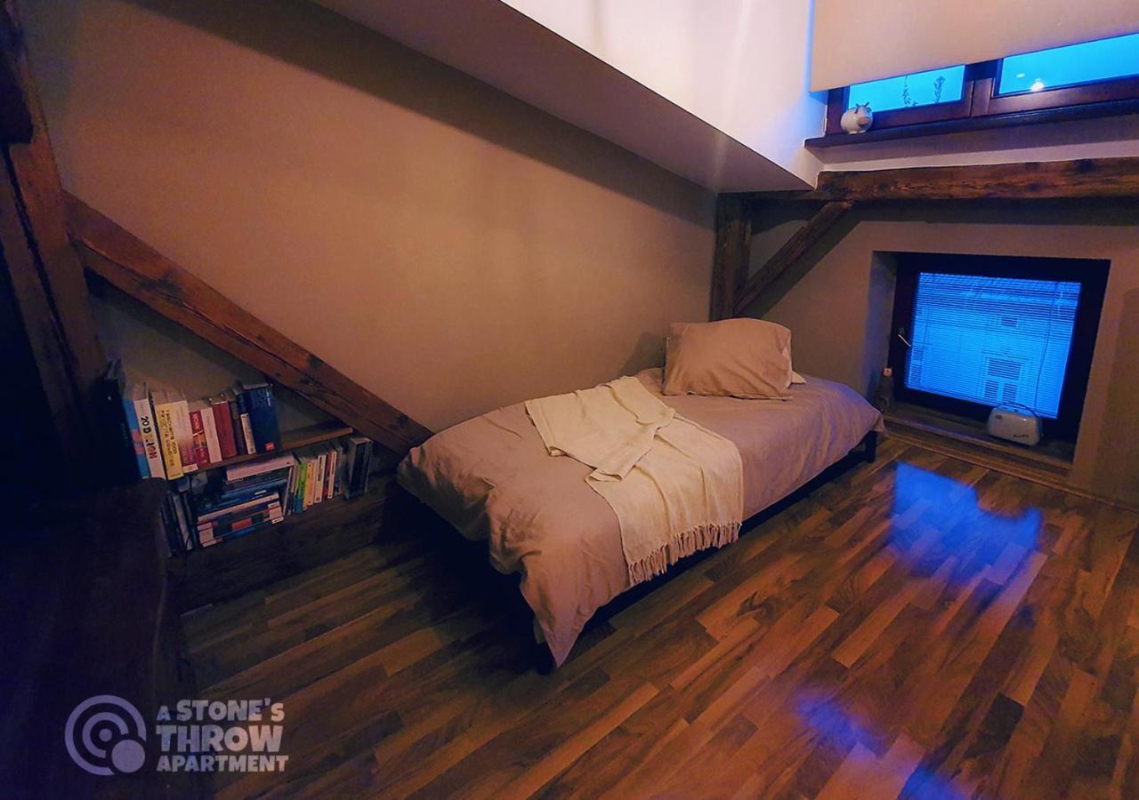 A Stone'S Throw Apartment Krakkó Kültér fotó